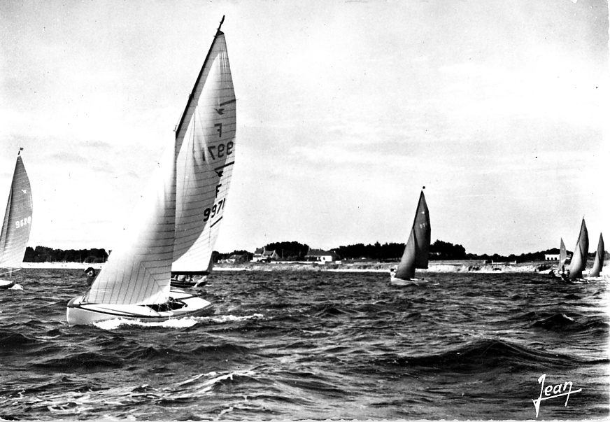 - Snipe 9971 'Leucosia' à Didier Poissant Carte Jean n°2256 - Benodet, Course de Snipes